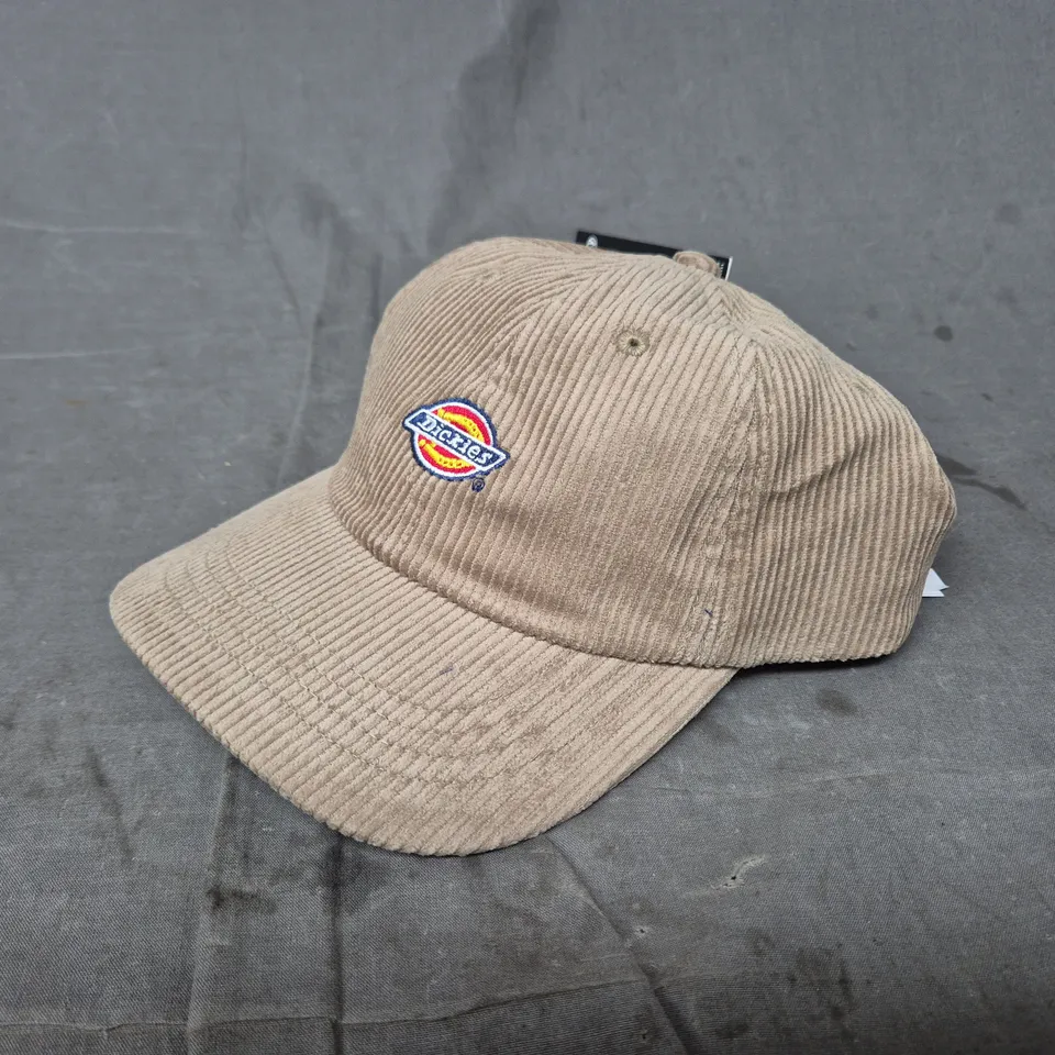 DICKIES HARDWICK CORD CAP – KHAKI (OS)