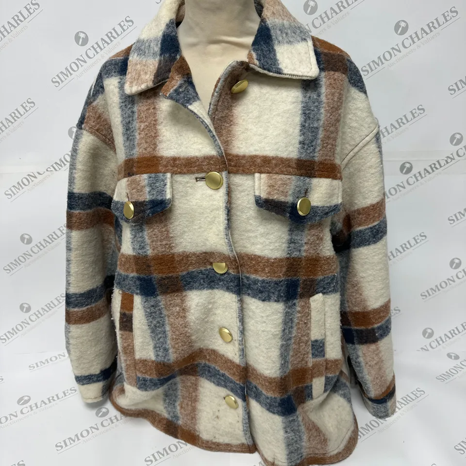 ZARA FLEECE PATTERNED BUTTONER JACKET IN CREAM/ORANGE SIZE M