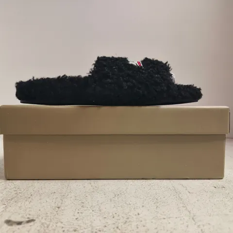 BOXED PAIR OF BALENCIAGA FLEECE SLIPPERS IN BLACK SIZE EU 41