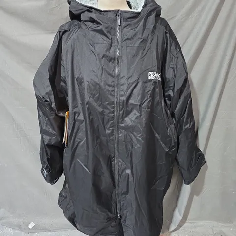 REGATTA GREAT OUTDOORS ADULT WATERPROOF ROBE IN BLACK SIZE L/XL
