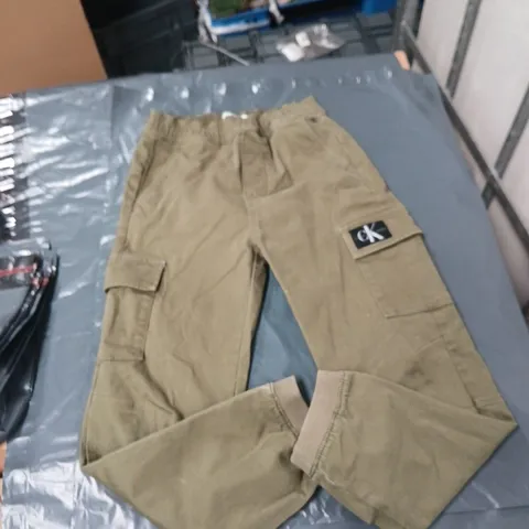 CALVIN KLEIN JEANS CARGO TROUSERS – KHAKI, UK 8YRS