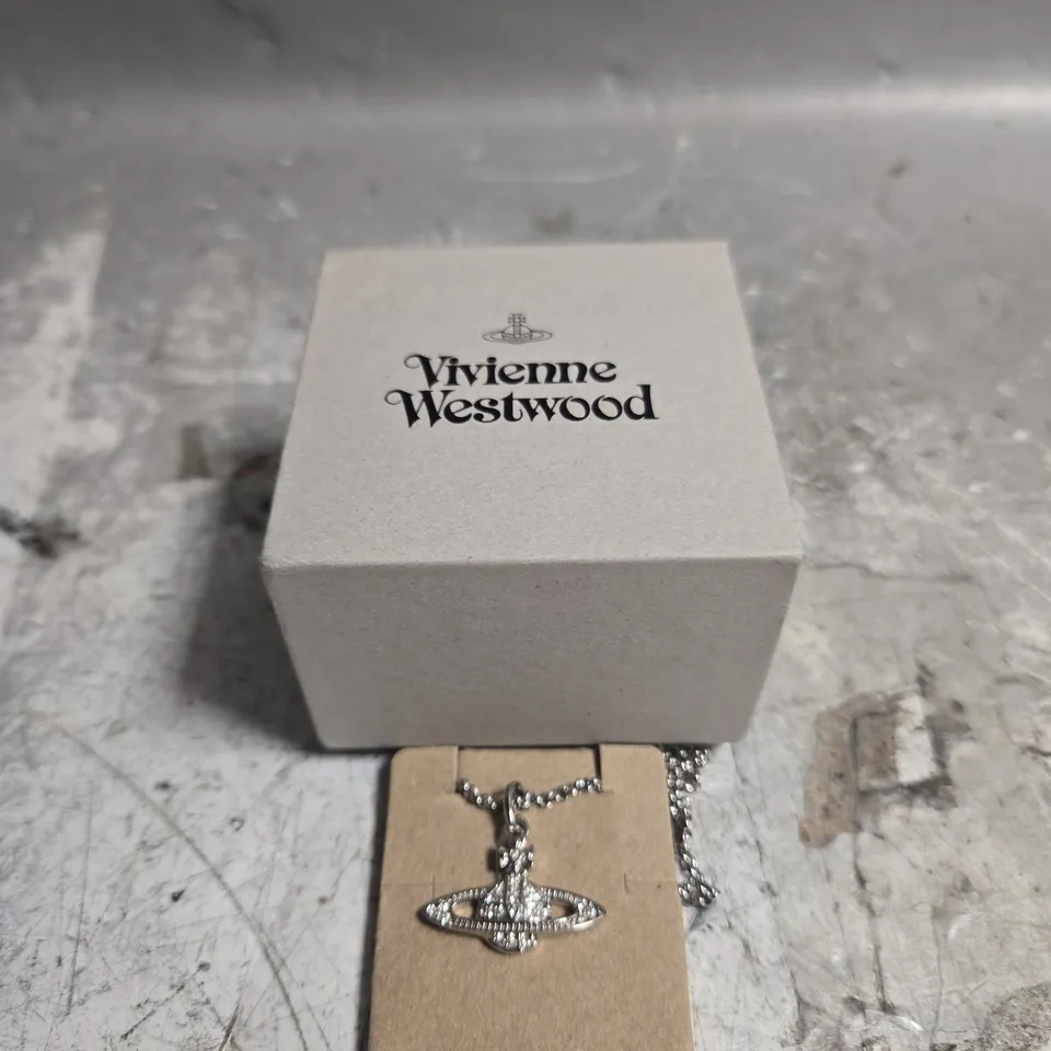 BOXED VIVIENNE WESTWOOD NECKLACE 