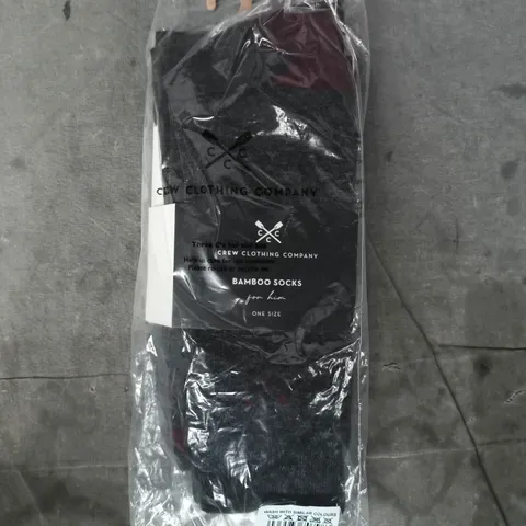 BAGGED CREW CLOTHING COMPANY 3-PACK BAMBOO SOCKS IN CHARCOAL - ONE SIZE