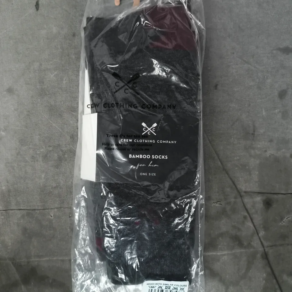 BAGGED CREW CLOTHING COMPANY 3-PACK BAMBOO SOCKS IN CHARCOAL - ONE SIZE