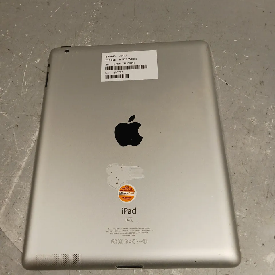 APPLE IPAD 2 WHITE - MODEL A1395