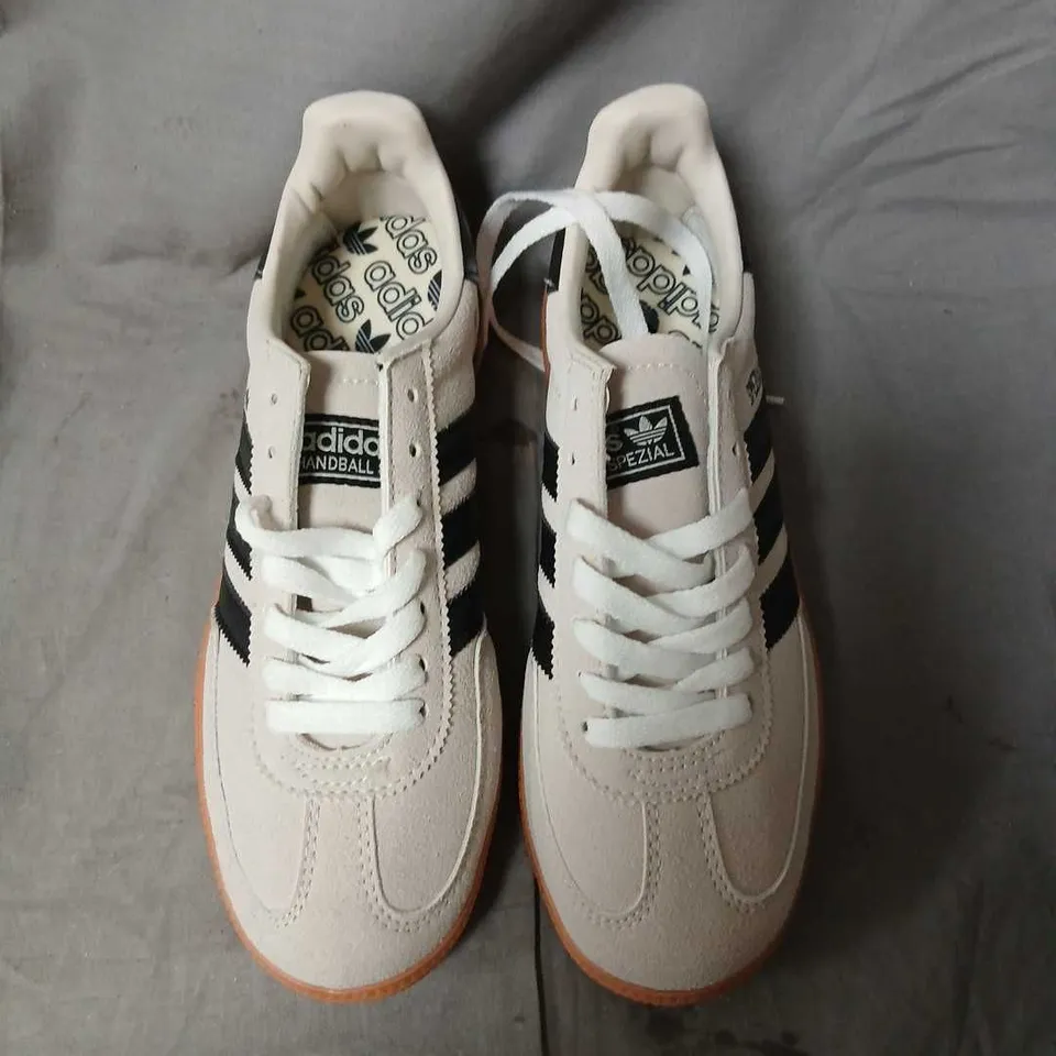 ADIDAS HANDBALL SPEZIAL SNEAKERS – CREAM/BEIGE WITH BLACK 3-STRIPES SIZE 4.5