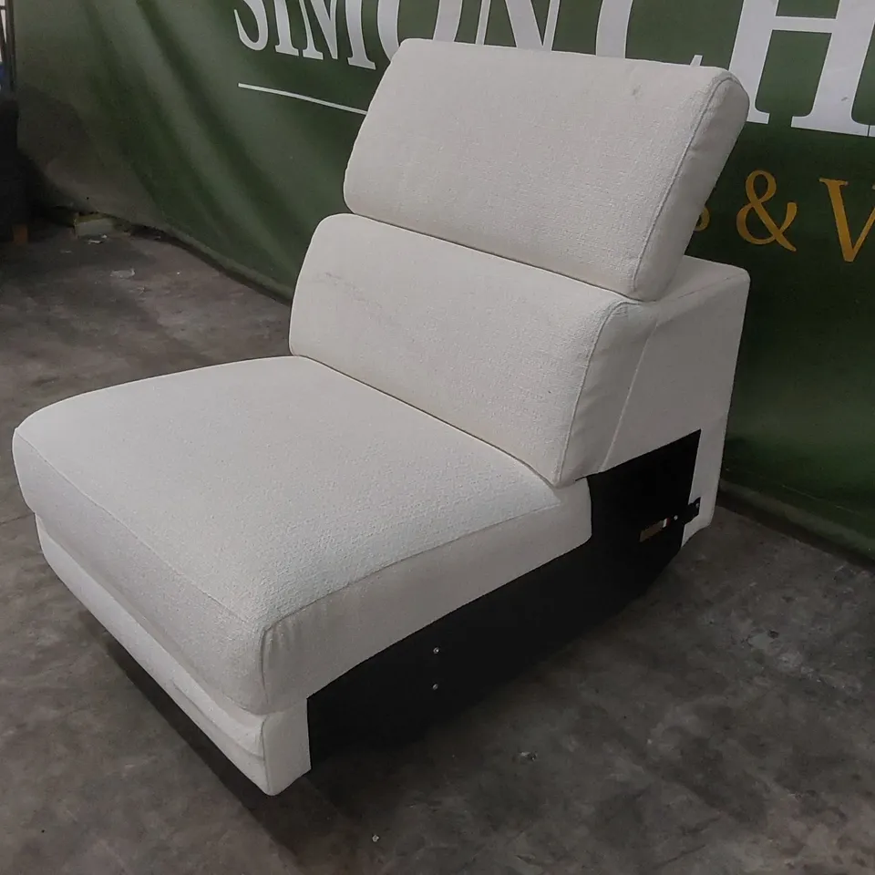 QUALITY DESIGNER SOFA PIECE - INCOMPLETE