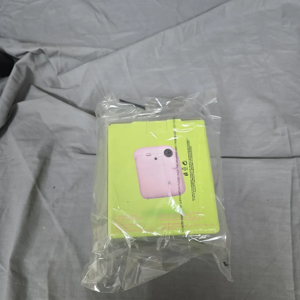 BOXED FUJIFILM INSTANT MINI 12 INSTANT CAMERA RRP £79.99