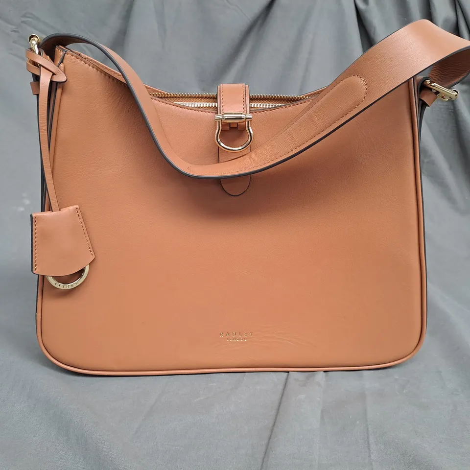 RADLEY LONDON LINDEN LEATHER SHOULDER BAG IN BEIGE