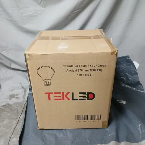 TEKLED CHANDELIER BOXED