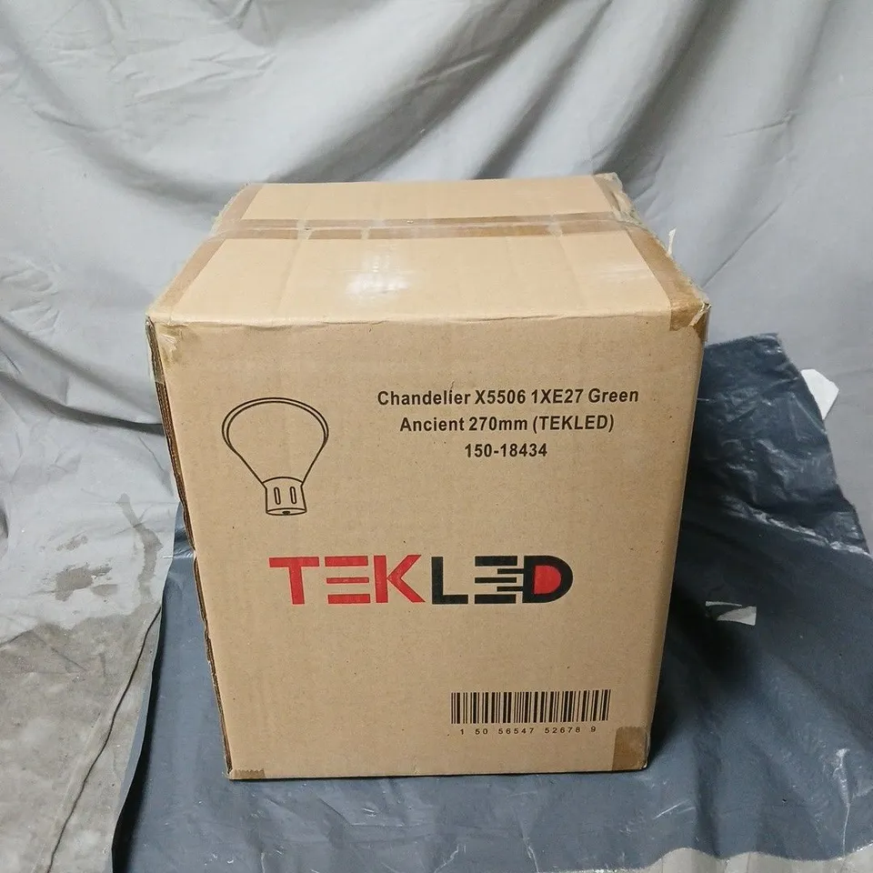TEKLED CHANDELIER BOXED