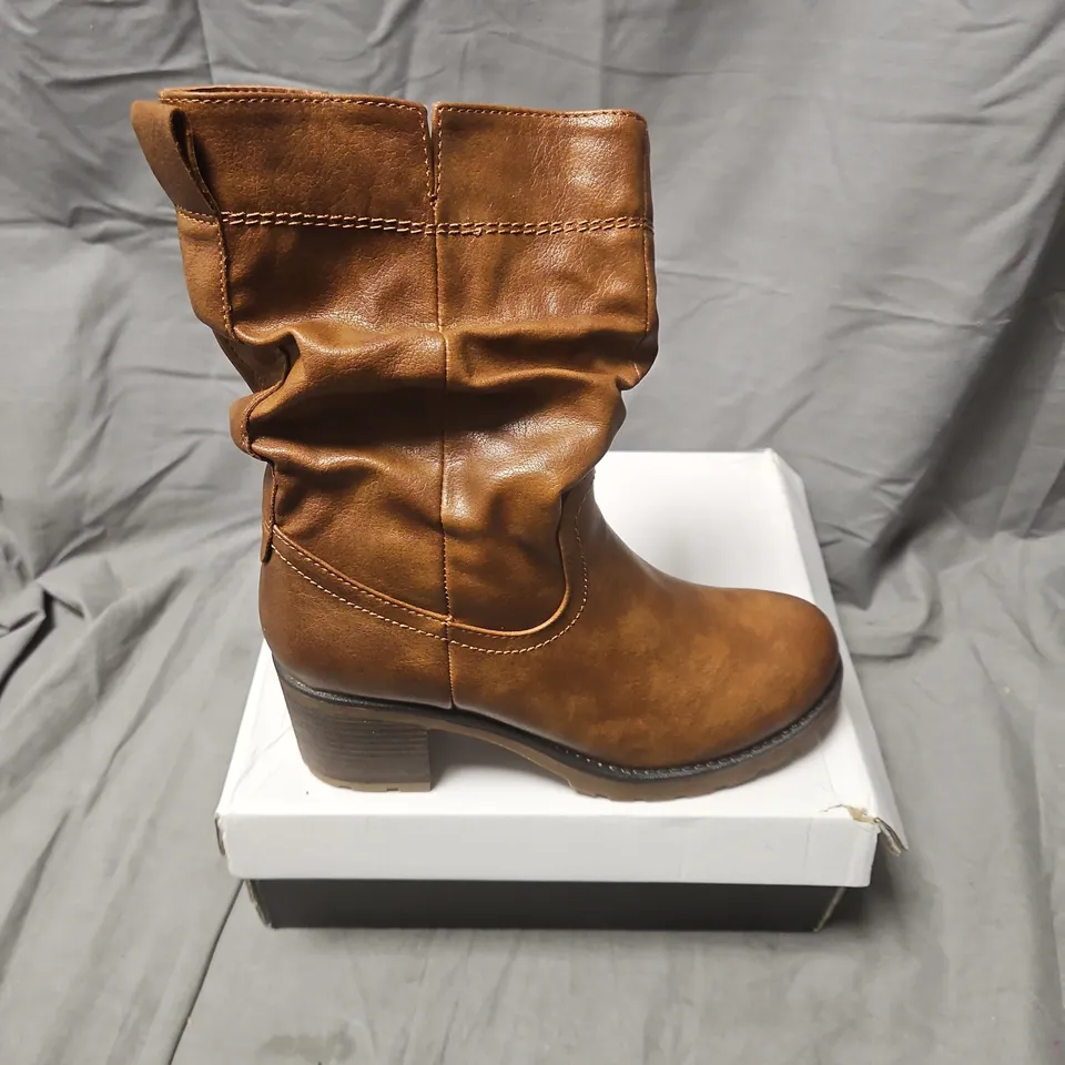 LADY GLORY CAMEL-COLOURED LEATHER BOOTS – UK4 (EU37) – STYLE F6789