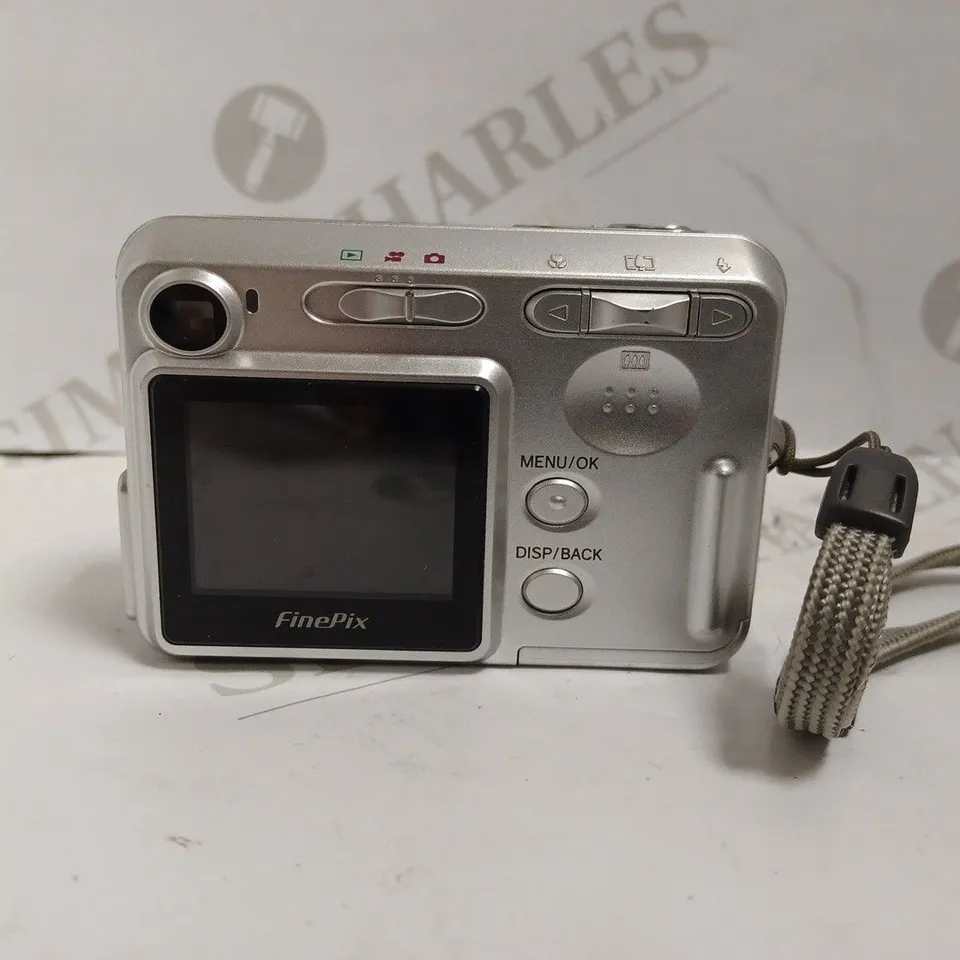 FUJIFILM A350 DIGITAL CAMERA - SILVER