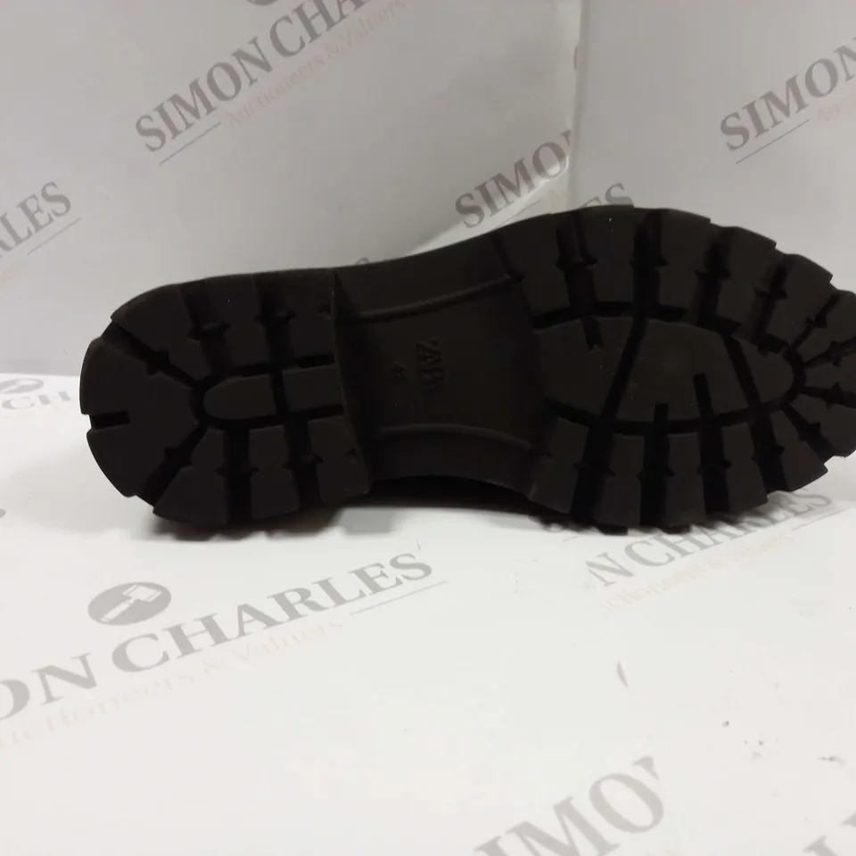 PAIR OF ZARA ANKLE BOOTS UK SIZE 8