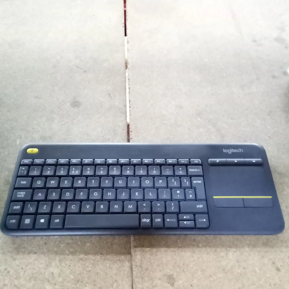 BOXED LOGITECH K400 PLUS