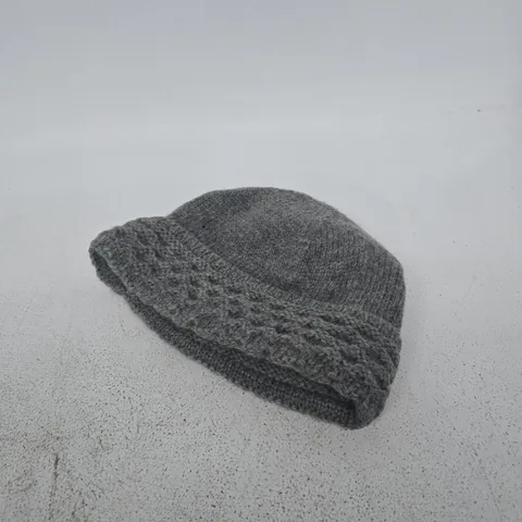 OMHU KNIT BEANIE HAT – GREY
