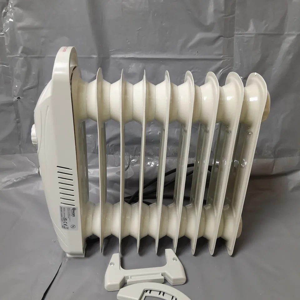 BOXED SWAN 1000W MINI OIL HEATER - WHITE - COLLECTION ONLY  RRP £29