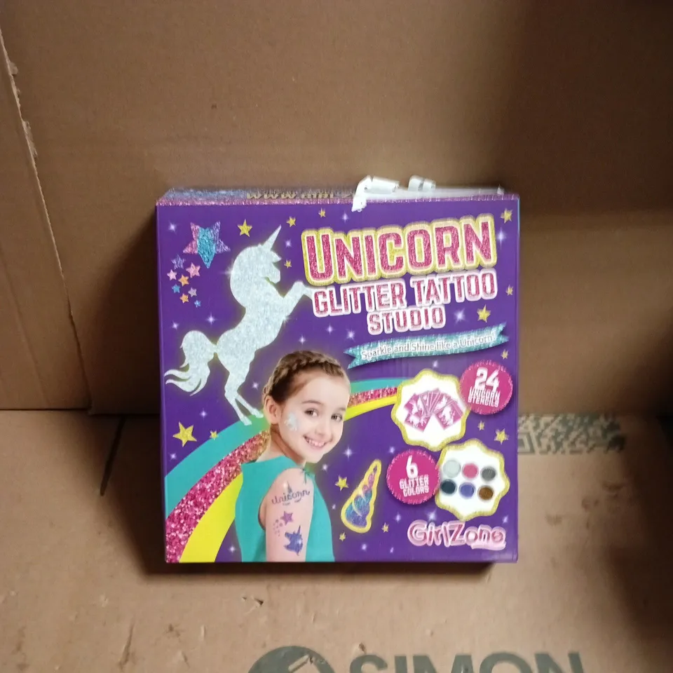 GIRLZONE UNICORN GLITTER TATTOO STUDIO KIT