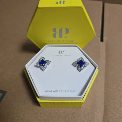 EARRING REVEAL CLOVERING UP TWILIGHT SAPPHIRE STUD EARRINGS