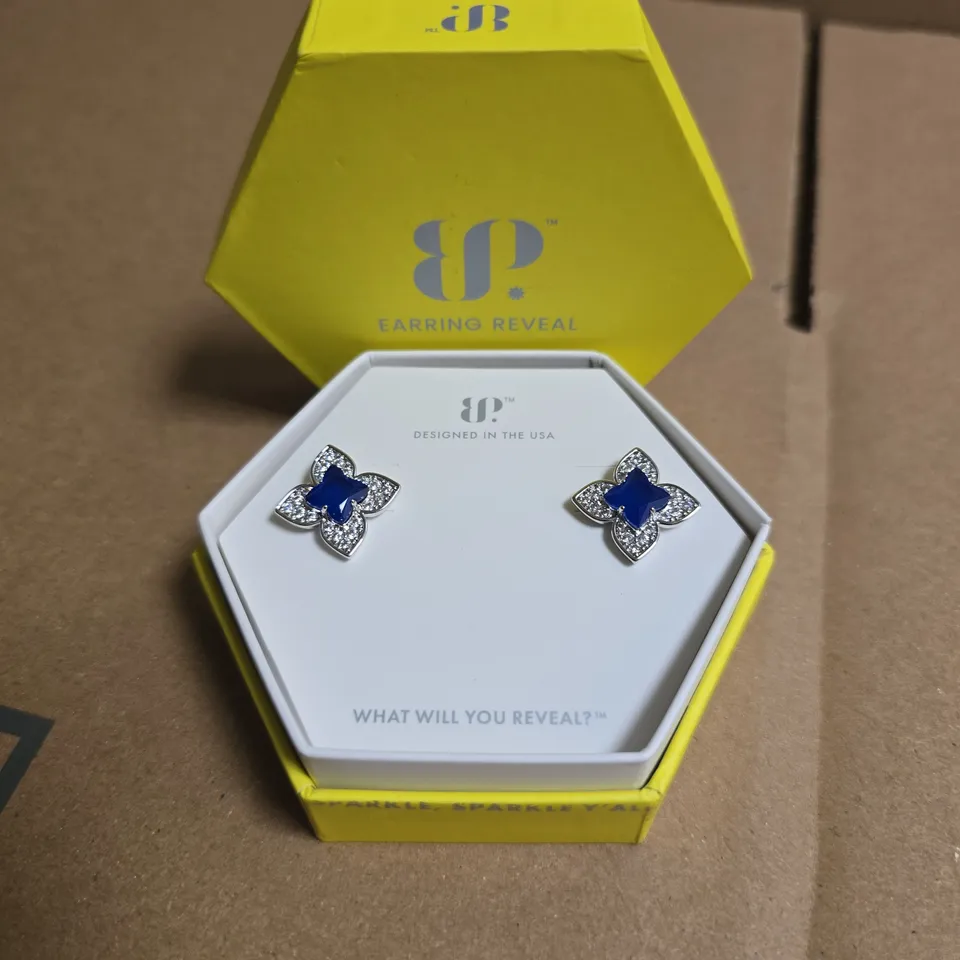EARRING REVEAL CLOVERING UP TWILIGHT SAPPHIRE STUD EARRINGS