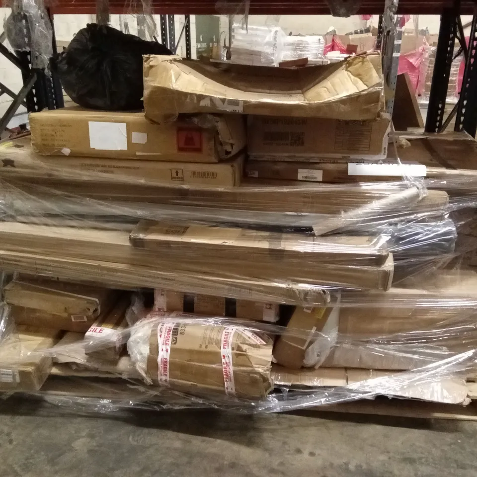 PALLET INCLUDING INCOMPLETE SETS OF DINING TABLES,COFFEE TABLES 