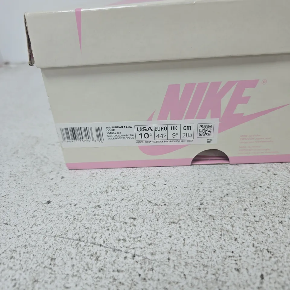 NIKE AIR JORDAN 1 LOW OG SP – PINK/WHITE, US 10.5 (UK 9.5)