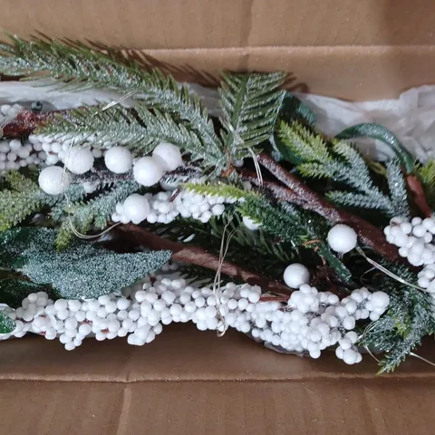 HOME REFLECTIONS 135CM PRELIT BERRY GARLAND WHITE