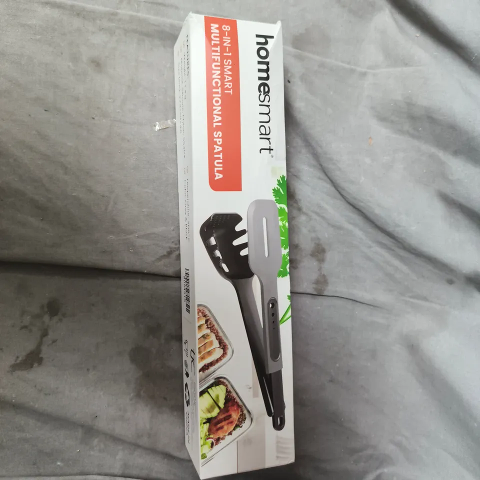 BOX OF APPROXIMATELY 20 ASSORTED ITEMS TO INCLUDE: MULTI FUNCTIONAL SPATULA AND SILVER BAG