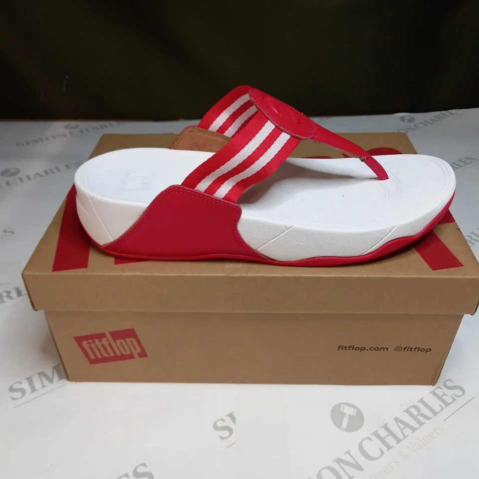 WALKSTAR TOE POST SANDALS SIZE 7 