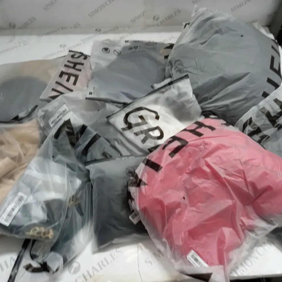LARGE QUANTITY OF ASSORTED CLOTHING ITEMS TO INCLUDE MANTARAY AND SHEIN
