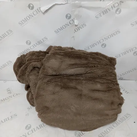 BOXED COZEE HOME VELVETSOFT HEATED THROW IN DARK TAUPE