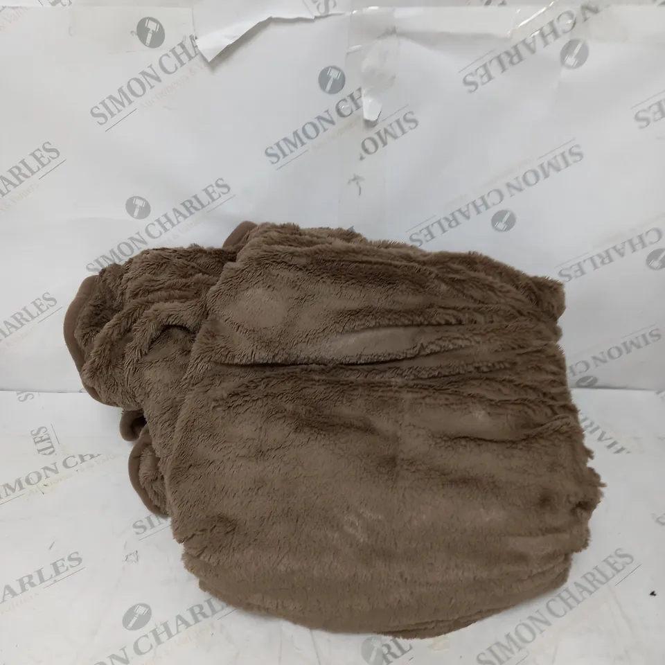 BOXED COZEE HOME VELVETSOFT HEATED THROW IN DARK TAUPE