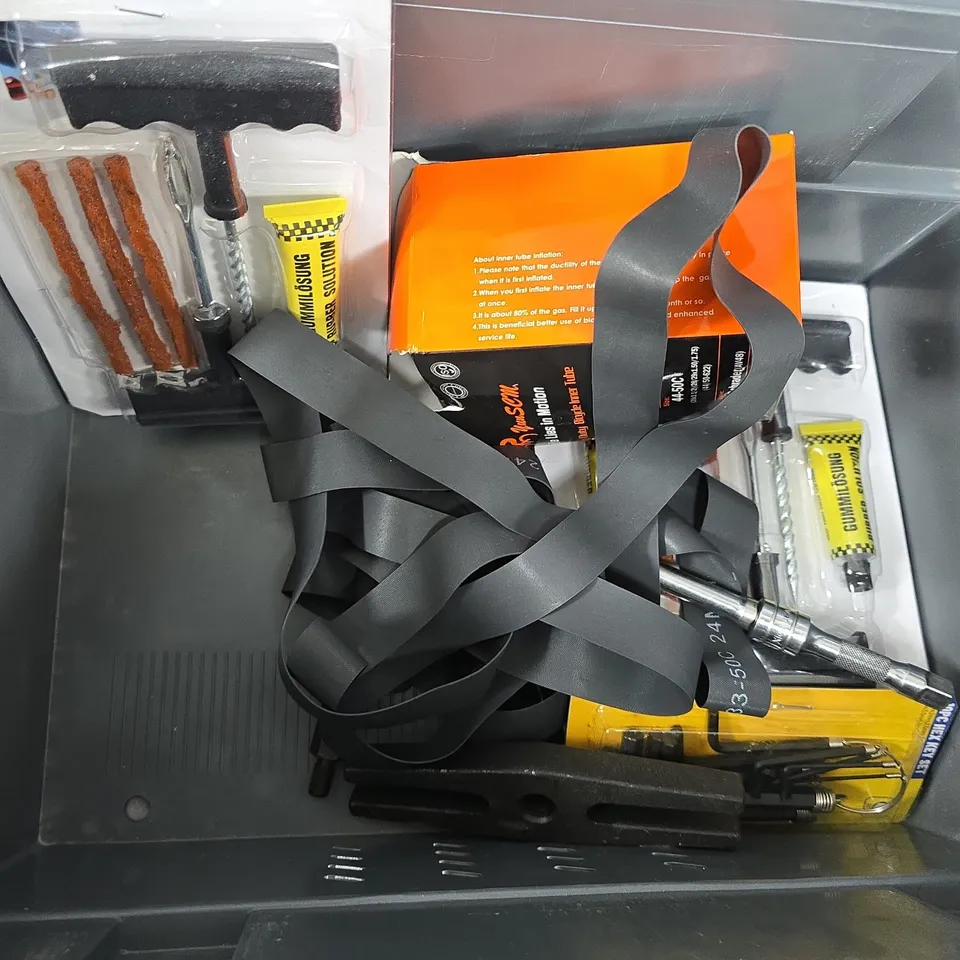 BOX OF ASSORTED CAR ITEMS TO INCLUDE - THEORY TEST - VAR 4 FLY - BRAKE CALIPER 