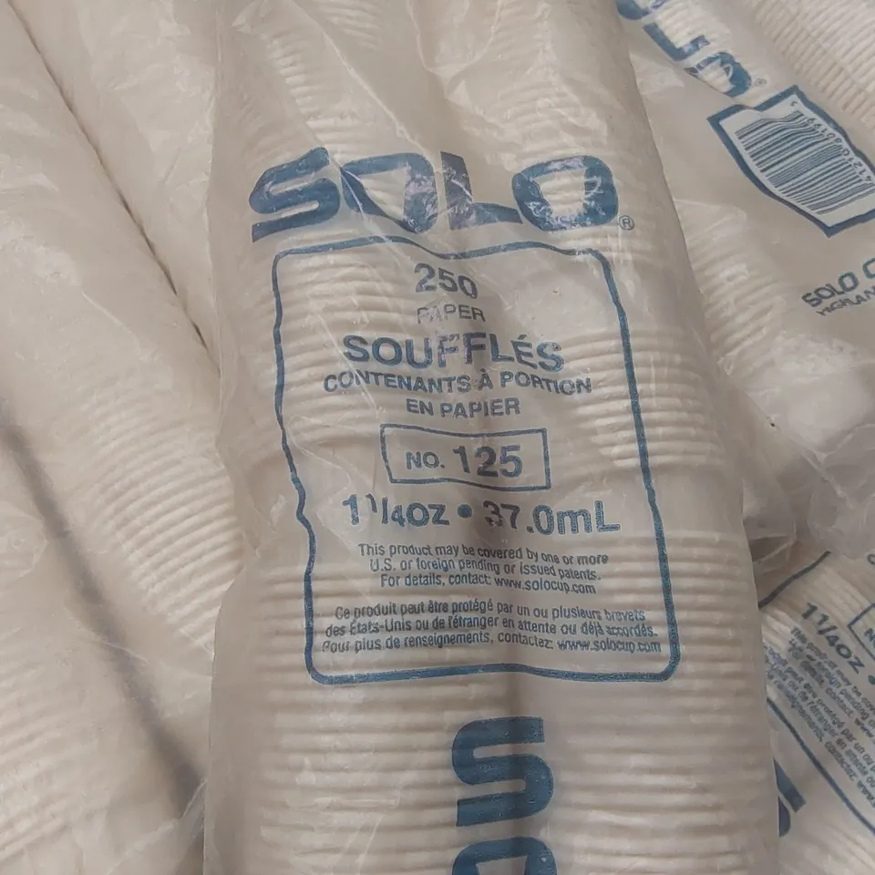 BOX OF APPROXIMATELY 4000 SOLO PAPER PORTION CONTAINERS