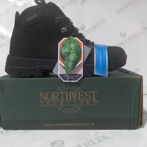 BOXED PAIR OF NORTHWEST TERRITORY TREK BOOTS IN BLACK UK SIZE 7