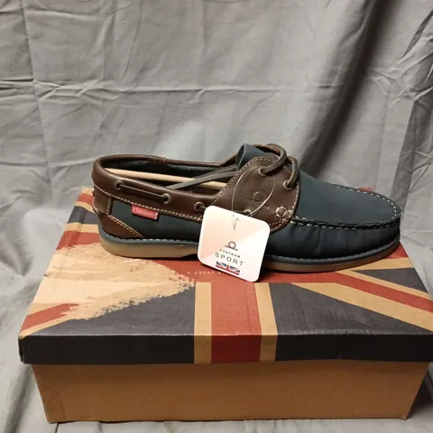 CHATHAM SPORT BOAT SHOES – NAVY/BLUE WITH BROWN LEATHER TRIM - MEN'S UK SIZE 9