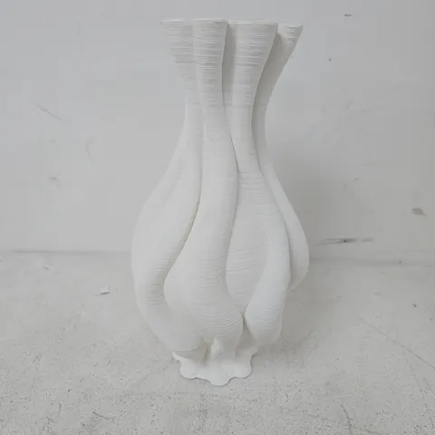 CASA BY JOSEPHINE JENNO EMILIE WHITE TWISTED CERAMIC VASE