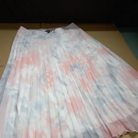 NEW LOOK PLEATED SKIRT - UK 18