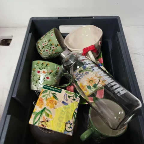 LOT OF APPROXIMATELY 20 ASSORTED POTTERY AND GLASS ITEMS