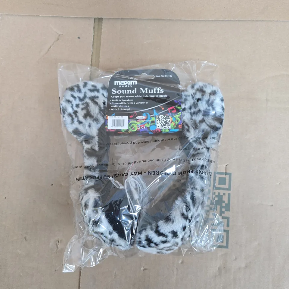 MAXIM AUDIO SOUND MUFFS WITH BUILT-IN SPEAKERS IN WHITE LEOPARD PRINT FUR  – 3.5MM PLUG