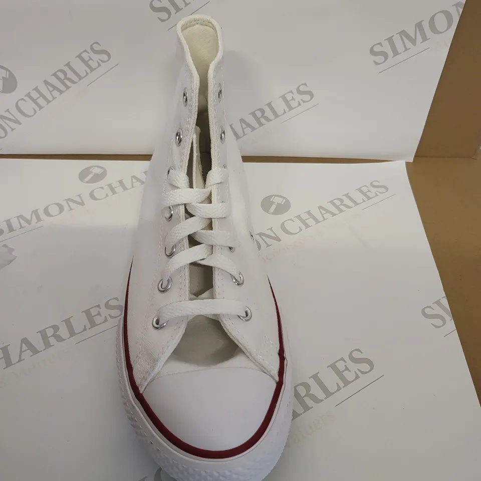WHITE TRAINERS IN THE STYLE OF ALL STAR CONVERSE - SIZE 5 UK