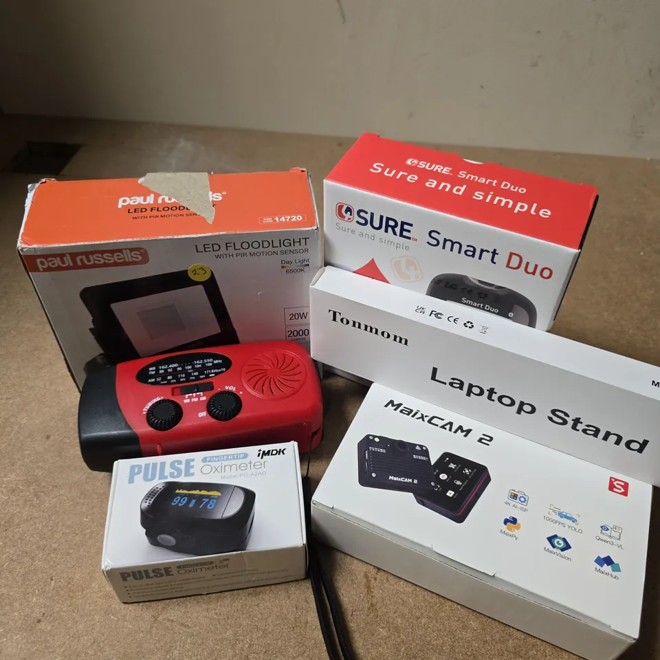 APPROXIMATELY 9 ASSORTED ELECTRICAL ITEMS TO INCLUDE SURE SMART DUO, TONMOM LAPTOP STAND, LED FLOODLIGHT, ETC
