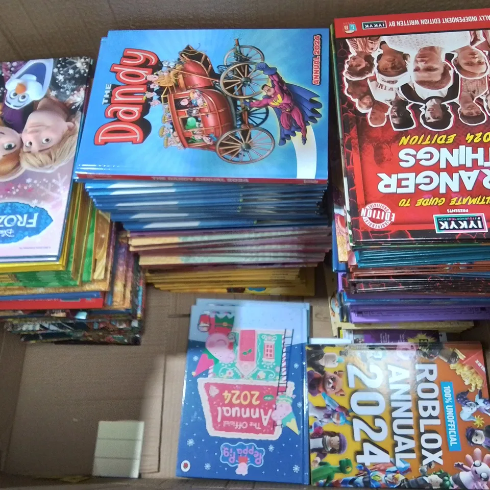LARGE QUANTITY OF ASSORTED 2024 ANNUALS TO INCLUDE STRANGER THINGS, FROZEN, DANDY AND ROBLOX 