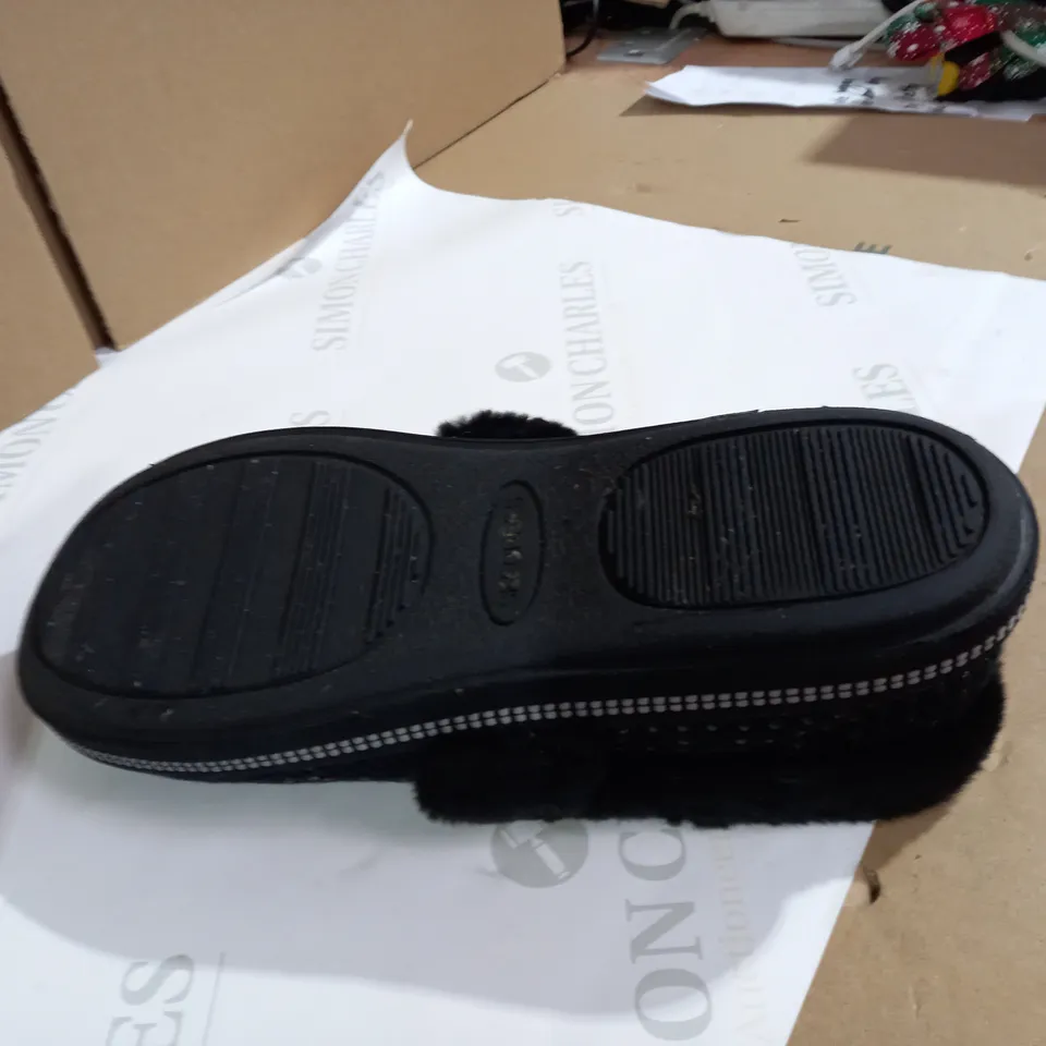SKETCHERS COZY SLIPPER SIZE 5.5