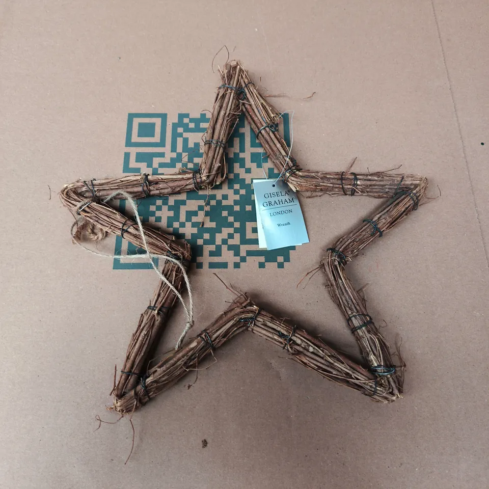 APPROXIMATELY 24 GISELA GRAHAM MINI STAR WREATHS