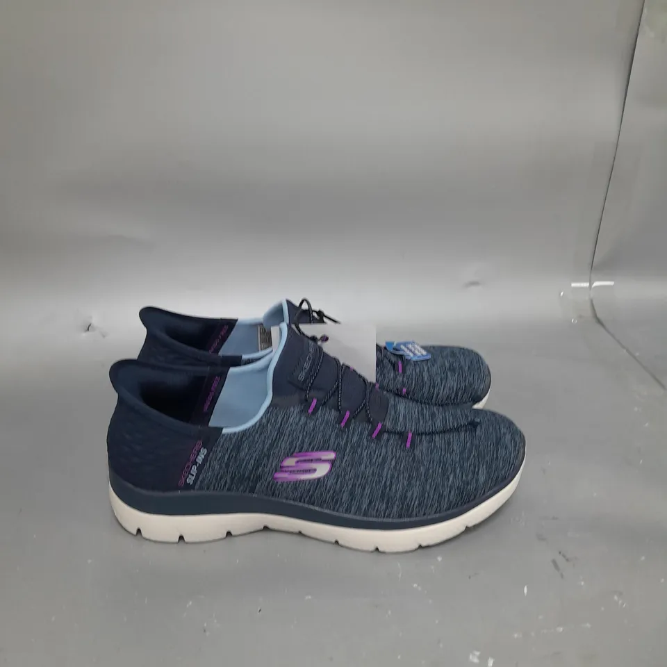 SKECHERS SUMMIT SPLIP ON TRAINERS - NAVY - SIZE 4.5