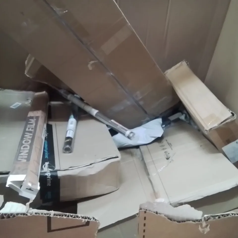 PALLET OF ASSORTED HOUSEHOLD GOODS AND PRODUCTS TO INCLUDE;WATER TABLE,WOODEN KITCHEN TOY,STORAGE CART