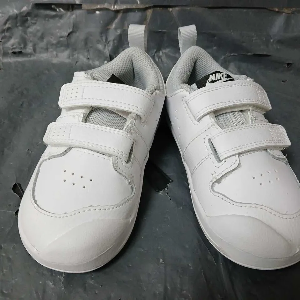 NIKE JUNIOR VELCRO TRAINERS IN WHITE - UK 7.5