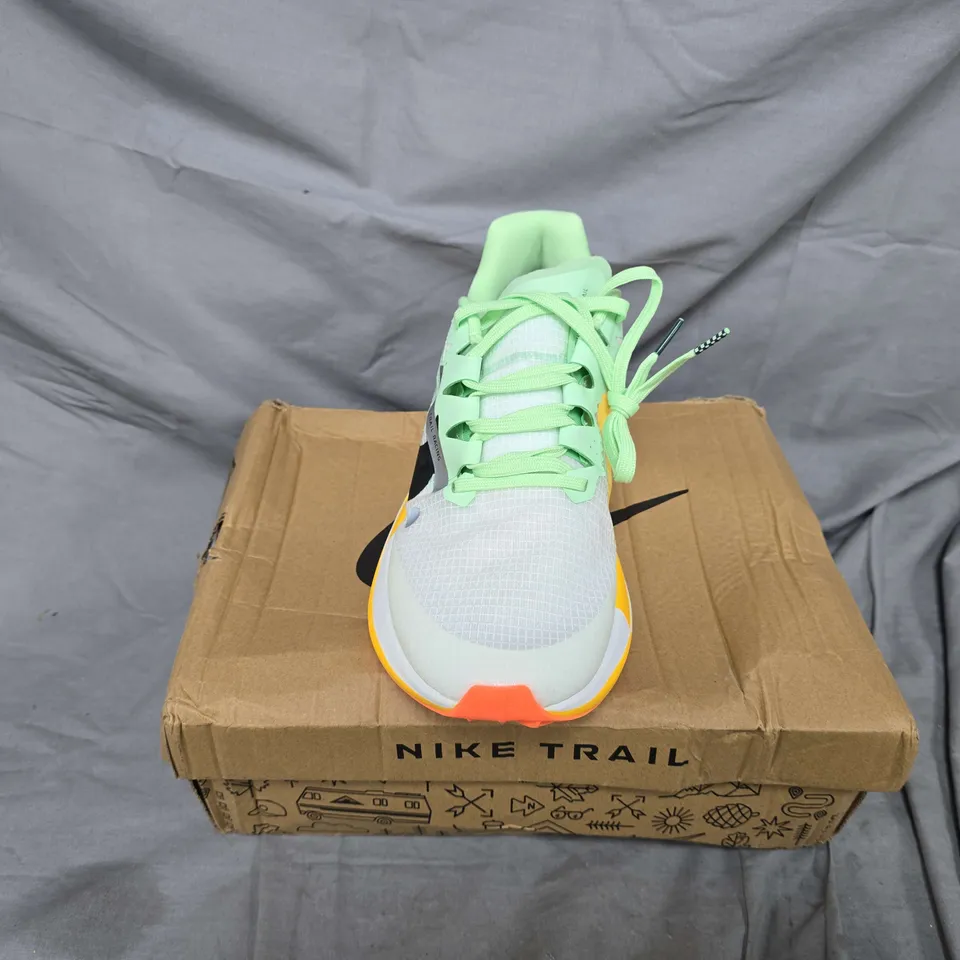 BOXED PAIR OF NIKE ZOOMX ULTRAFLY TRAIL IN WHITE MULTI - UK 9