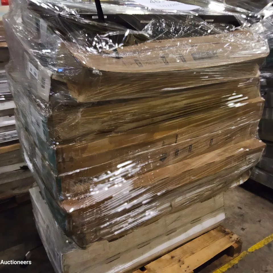 PALLET OF APPROXIMATELY 13 TELEVISIONS 